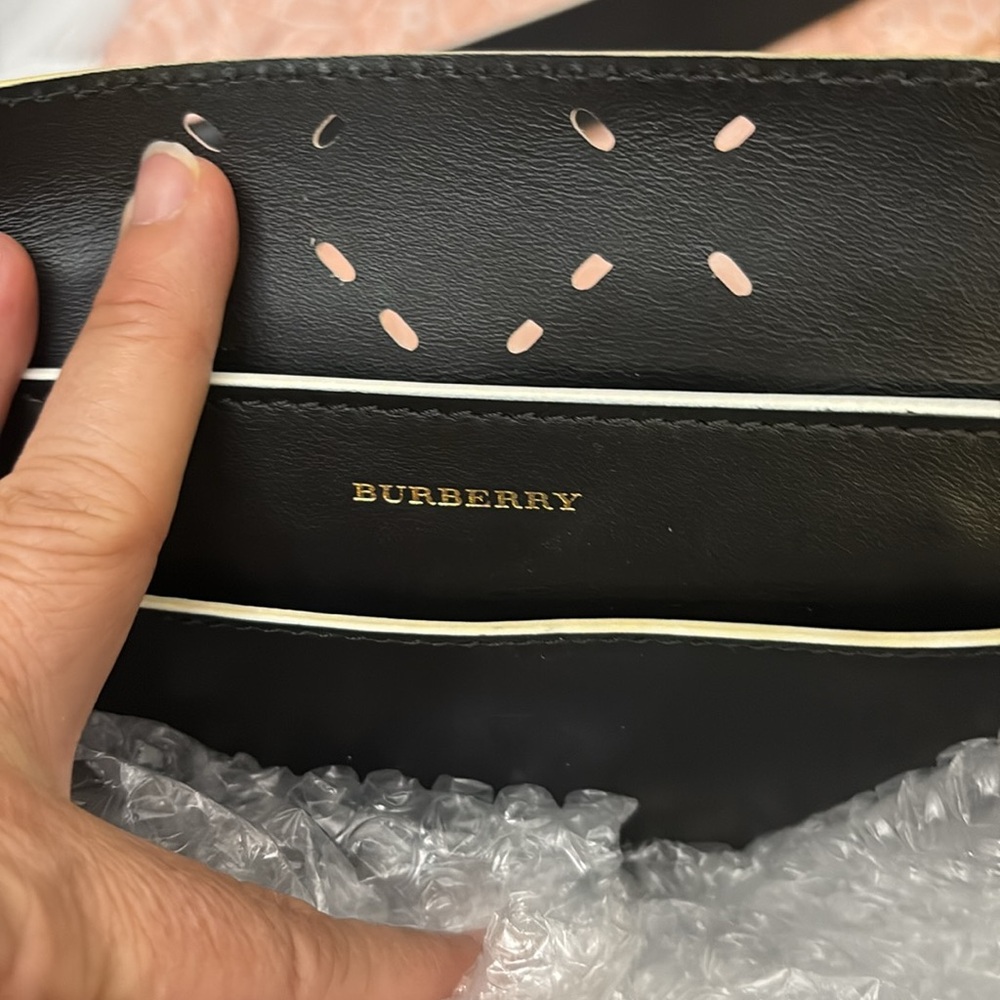 Burberry Belt tote - Picture 8 of 10